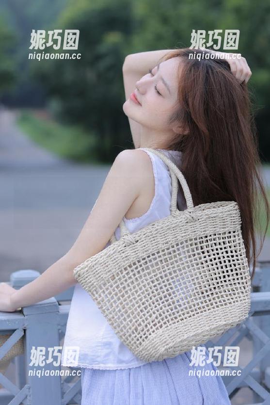 秀人网 - 投入Elise谭晓彤的美足世界，高清写真分享合集.txt