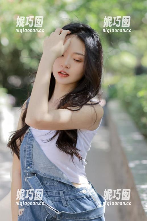 秀人网 - Kikibaby天台写真，原图与照片中的幽默元素等你来发现！.txt