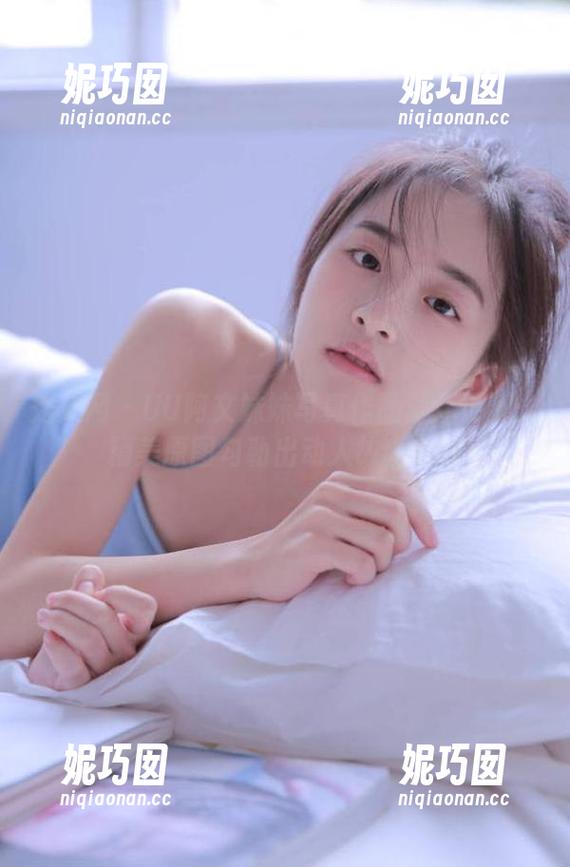 秀人网 - UU阿文妹妹写真作品最新更新：精美原图勾勒出动人故事.txt