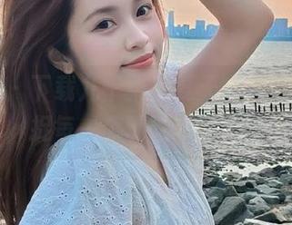 秀人网 – 下载九千柒柒夏天高清写真，捕捉每一个灿烂瞬间.txt