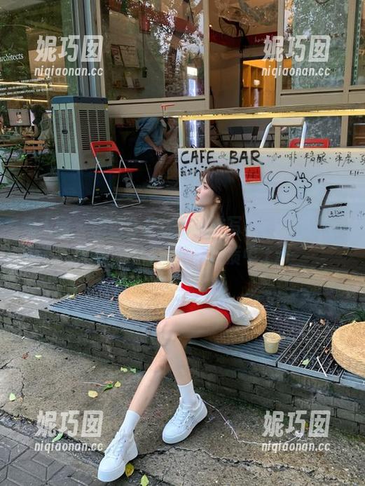 秀人网 - 精选仓井优香网袜写真，沉浸在图库中的独特风格与气质中.txt