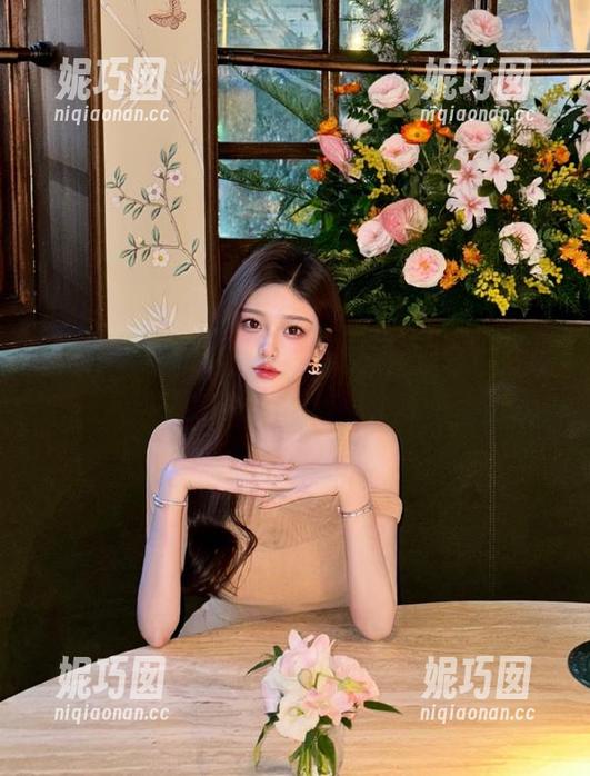 秀人网 - 凯竹兔女郎写真：在观看中发现更多的美与故事.txt