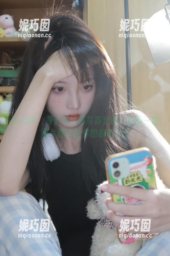 秀人网 - 周于希长腿写真定制：让每一张图片都诉说你的故事.txt