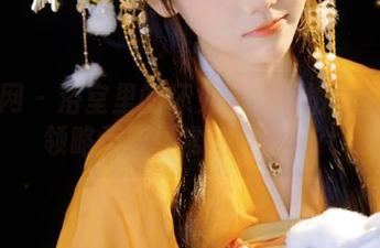 秀人网 – 浴室里的坏兔子：私拍美图让你领略不同寻常的性感.txt