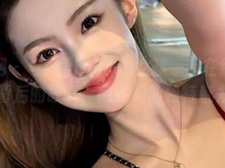 秀人网 – 与媃柔rourou女孩一起在线探秘写真背后的故事，感受她的独特魅力.txt