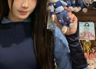 秀人网 – 观看媛宝儿boa旗袍写真，原图展示她的风情万种与独特韵味。.txt