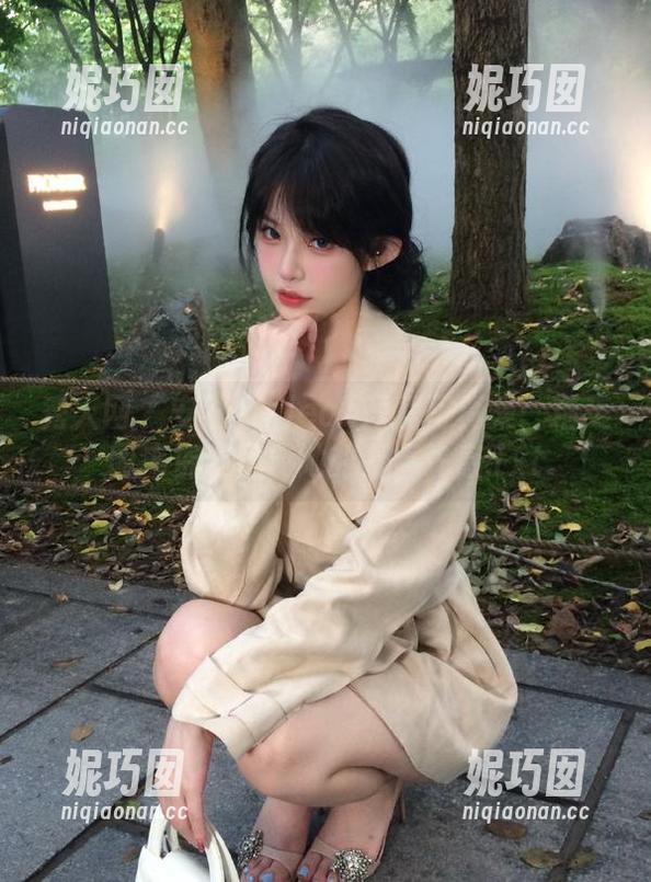 秀人网 - 安然Maleah短裙写真集：精美图库资源呈现她的青春气息.txt