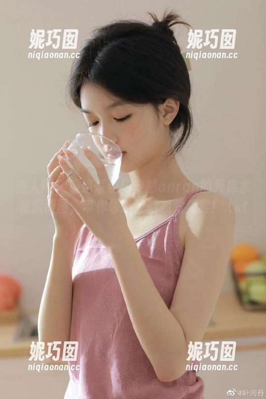 秀人网 - 重磅来袭！安然anran的死库水私房原图，带你领略独特视觉盛宴！.txt