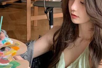 秀人网 – 高清写真中的安然maleah白裙，宛如花海中的轻盈精灵.txt