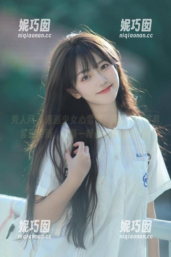 秀人网 - 邂逅少女心雪雪，美丽秘书写真套图更新，让每一帧都动人心魄.txt