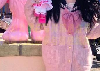 秀人网 – 幼幼黑白写真精选合集：每一张作品背后的故事与情感流露.txt