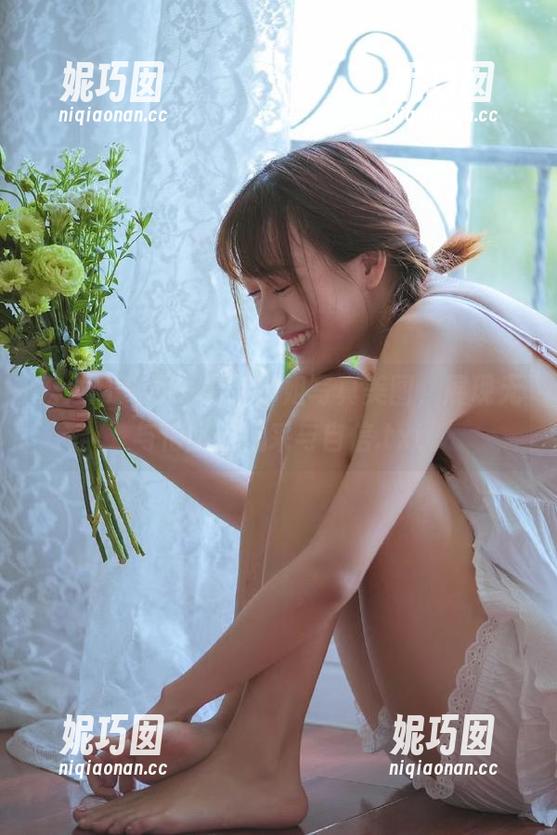 秀人网 - 恩一最新御姐写真美图，展现无与伦比的风采与自信.txt