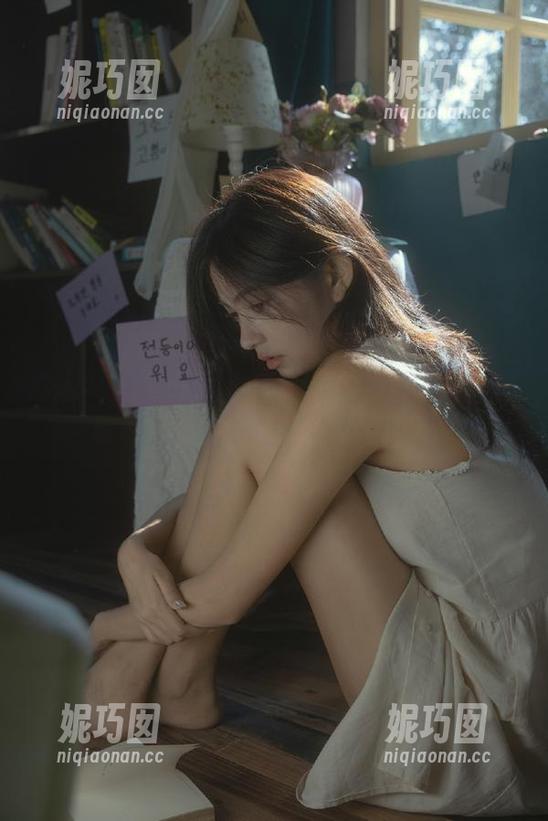 秀人网 - 星小兔Meetu黑丝写真分享，展现她与黑丝之间的梦幻碰撞.txt
