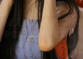 秀人网 – 走入曼柔的世界，奶牛写真分享带你体验乡村的纯真.txt