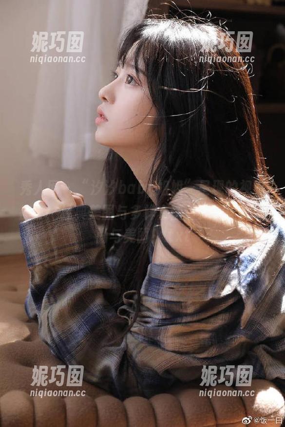 秀人网 - “汐汐baby姐姐”呈现的视觉盛宴：经典美图与多样套图，完美诠释时尚与美丽！.txt