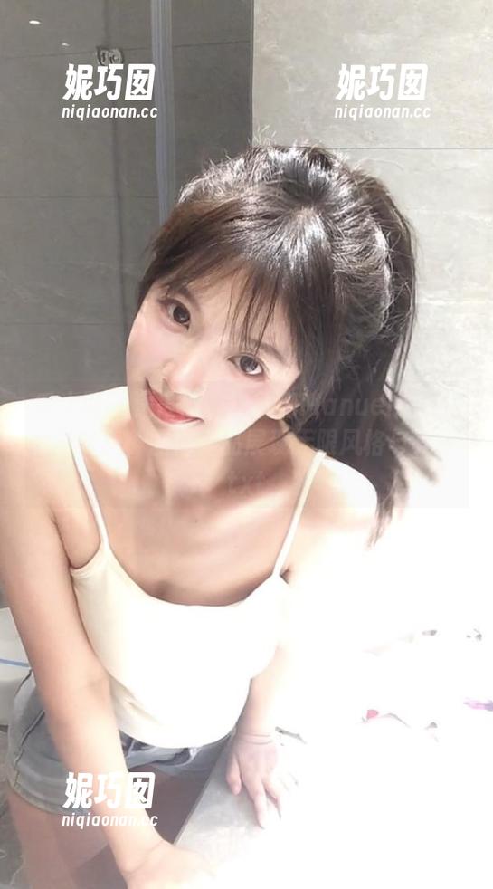 秀人网 - 深度欣赏玛鲁娜Manuela的白衬衫写真，图库作品展现无限风格与气质.txt