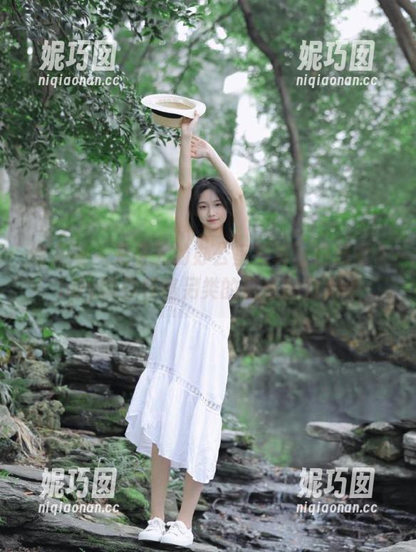 秀人网 - 无圣光的办公室写真，白茹雪Abby带你领略另类的职场魅力.txt