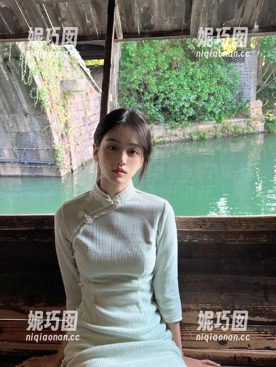 秀人网 - 超美金悦汐黑丝写真集下载，让你的视觉享受升级！.txt