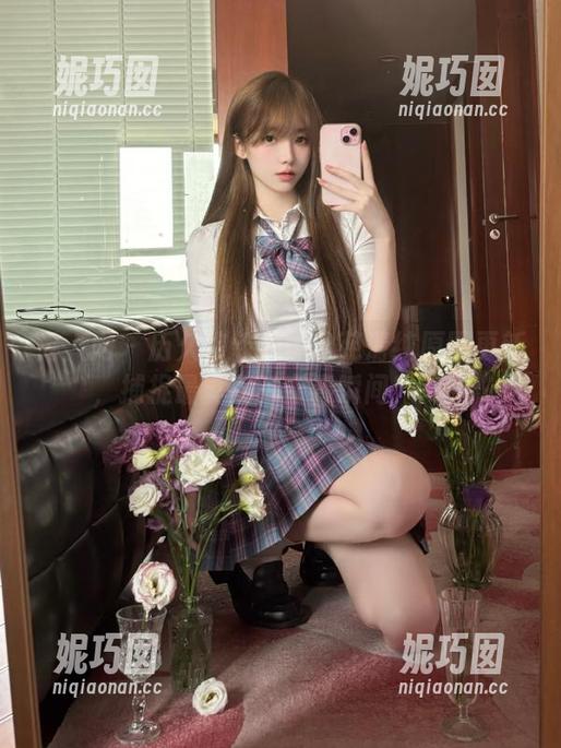 秀人网 - 历久弥新的黄歆苑清纯原图更新，捕捉最真实的青春瞬间！.txt