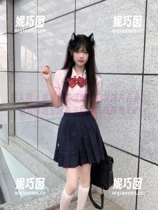 秀人网 - 龙泽美曦这组连衣裙图片合集，是对普通生活最美的嘲讽和挑战.txt