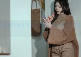 秋和柯基的风情写真作品集：尽收眼底的优雅资源与艺术魅力.txt