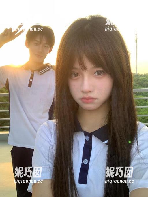 糖果画报 - 李宓儿皮衣写真展现时尚魅力，海量免费套图分享！.txt
