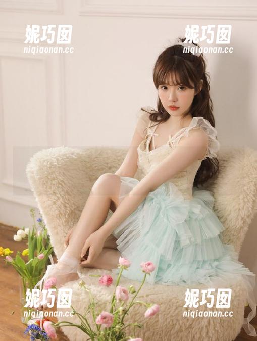 紧急企划 - 一只喵喵梓的粉色故事：一组图集分享，来看看我如何自我调侃！.txt