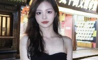 紧急企划 – 一起欣赏小恩的校服美图，这是她对青春的诗意作品之旅.txt