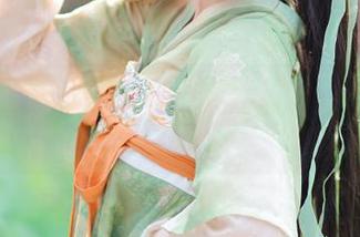 紧急企划 – 小恩的在线写真作品：奶牛与她的梦幻乡村奇遇记.txt
