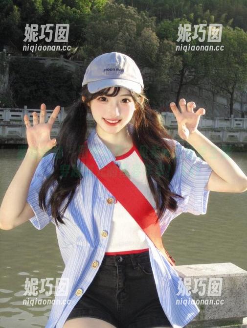 紧急企划 - 图库分享：见希w白丝学生服，穿越时光的青春年华！.txt