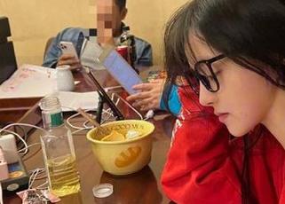 绮梦摄影 – 高清分享：露露学妹的写真探寻之旅，记录下每一份青春.txt