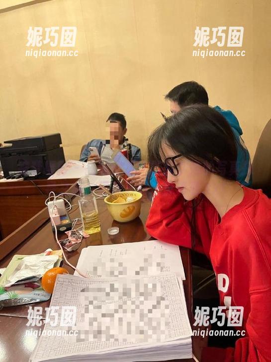 绮梦摄影 - 高清分享：露露学妹的写真探寻之旅，记录下每一份青春.txt
