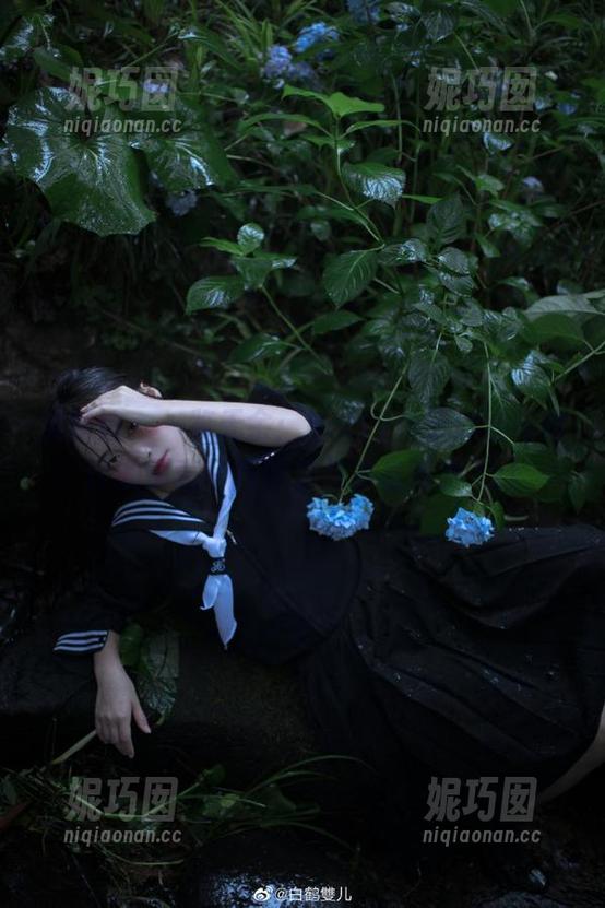 美媛馆 - 一览无余：Betty林子欣油亮设计的创意写真图集与丰富资源.txt