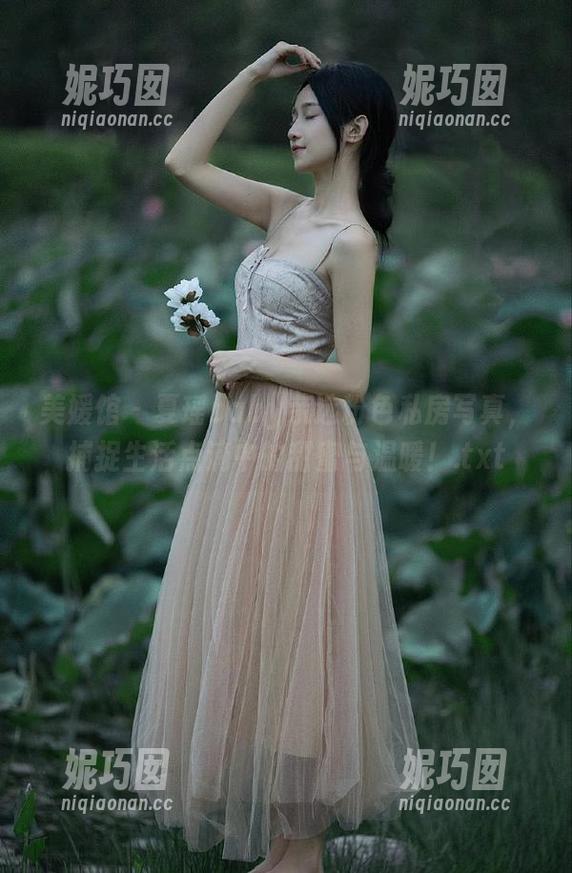 美媛馆 - 夏瑶baby亲选粉色私房写真，捕捉生活点滴中的甜蜜与温暖！.txt