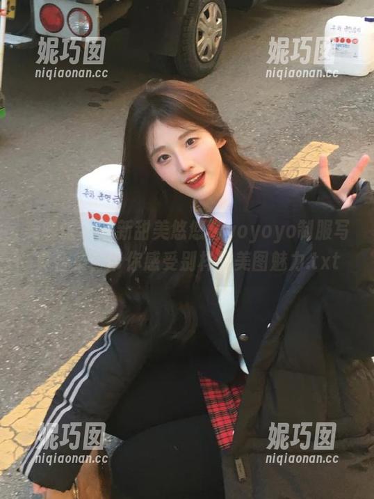 美媛馆 - 清新甜美悠悠酱yoyoyo制服写真合集，带你感受别样的美图魅力.txt