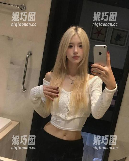 美媛馆 - 绮里嘉Carina带来的全新户外照片更新，感受瞬间的美丽与自由.txt
