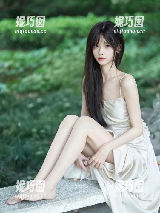 微密圈 - 邂逅“美邵女Baby”御姐的作品集，原图传递她的独特视角与时尚态度！.txt