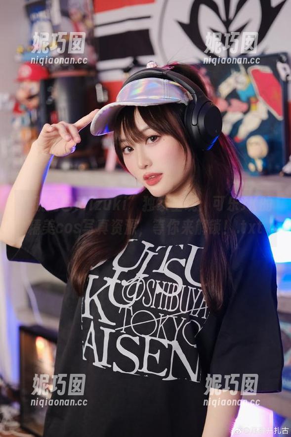 “脱尾巴Mizuki”独家呈现：可乐JK的精美cos写真资源，等你来解锁！.txt