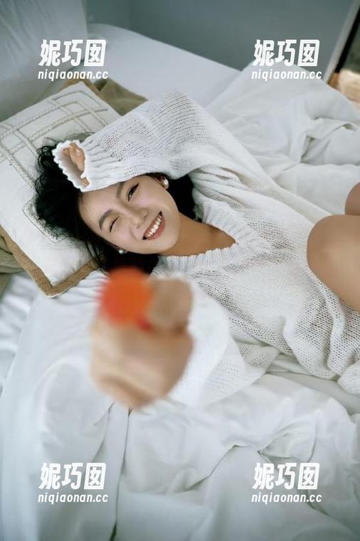 花漾show - 果儿Victoria奶牛写真之旅：美图套图里的自嘲，牛气冲天的奇妙体验！.txt