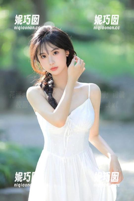 花漾show - 田冰冰校服原图福利：谁说校服不能性感？看完你就懂了！.txt