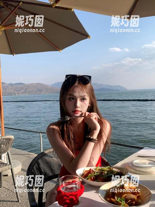 微密圈 - 在线沉浸在葱油饼er的灰灰作品中，发现生活的调皮与真实.txt