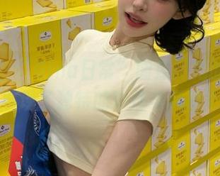 蜜桃社 – “Gina日常”图库：她的写真作品展现了独特的个性与风格.txt