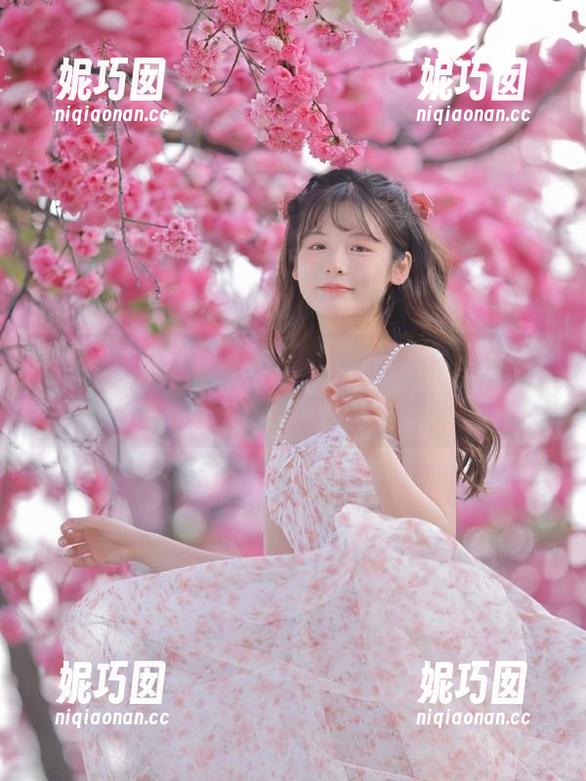 蜜桃社 - 见证真希的蕾丝写真：一图胜千言，直接给你送来‘视觉冲击’！.txt