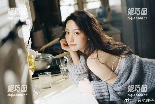 蜜桃社 - 在美绪的镜头下，高清写真诠释旅拍的无尽魅力与灵感.txt