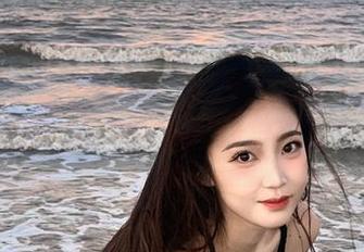 袜啵啵 – 精彩合集：观看糯米在浴室的创意写真，绝不容错过！.txt