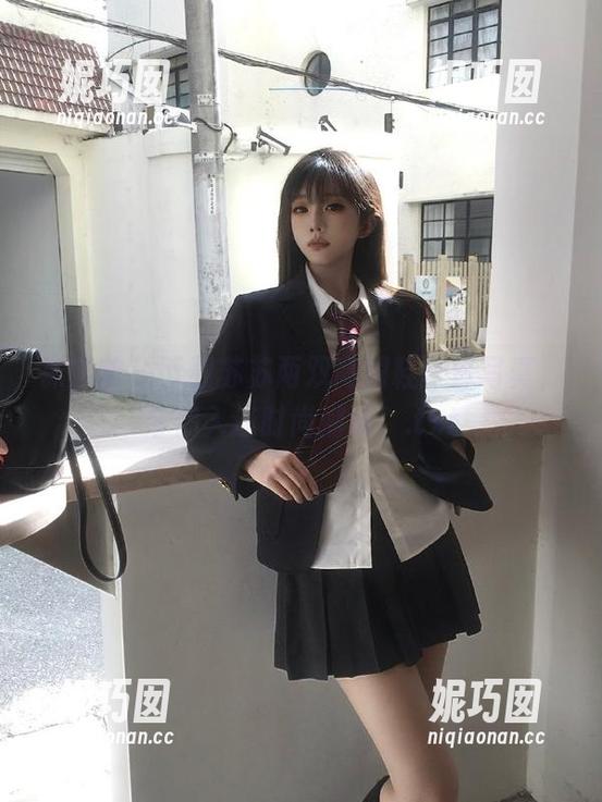 袜啵啵 - 下载苏苏两双高跟鞋全套写真，带你入迷时尚潮流！.txt