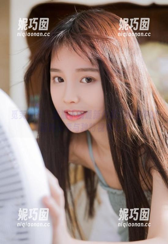 觅芙少女 - 挖掘小婉最新作品：教室中的时尚元素与独特视角.txt