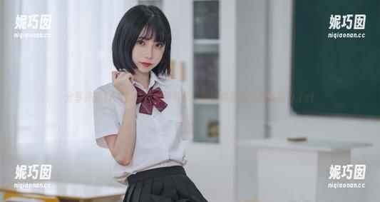 分享许岚LAN的红裙高清写真，释放你的内心女神魅力.txt