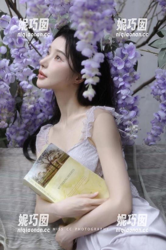 语画界 - 王馨瑶yanni皮衣高清写真分享：跟着她的步伐，搞笑也能走出时尚路线！.txt