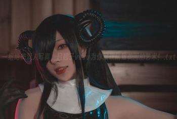 一组绝美双人写真，起起子vvvv为你展现精致美图的艺术！.txt